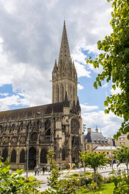 Caen Kalesi 'nden Saint-Pierre Kilisesi
