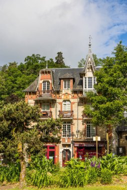 Bagnoles-de-l 'Orne' da güzel bir villanın cephesi