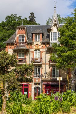 Bagnoles-de-l 'Orne' da güzel bir villanın cephesi