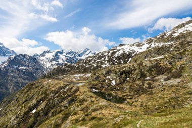 Lauzon Gölü Massif des Ecrins 'de Gioberney Sirki ile çevrilidir.