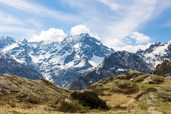 stock image Summit and glaciers of Sirac from the plateau of Lake Lauzon in the Valgaudemar Valley