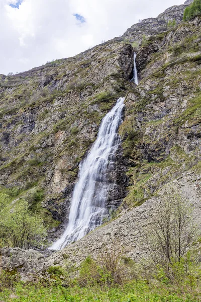 Водопад Voile Mariee Входа Cirque Gioberney Долине Valgaudemar — стоковое фото