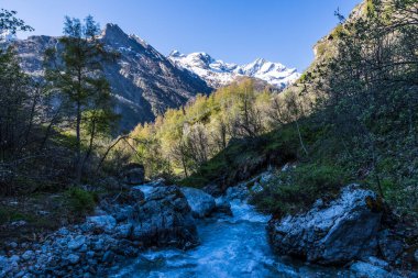 Yürüyüş parkurundan Valgaudemar Vadisi 'ndeki Refuge de Chabourneou' ya kadar...