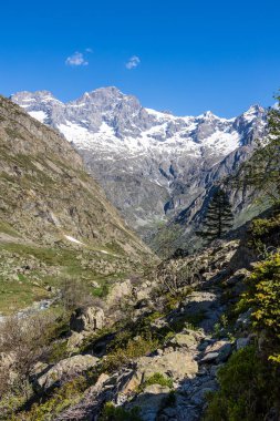 Yürüyüş parkurundan Valgaudemar Vadisi 'ndeki Refuge de Chabourneou' ya kadar...