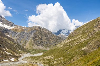Yürüyüş parkurundan Valgaudemar Vadisi 'ndeki Refuge de Chabourneou' ya kadar...