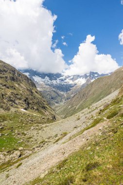 Yürüyüş parkurundan Valgaudemar Vadisi 'ndeki Refuge de Chabourneou' ya kadar...