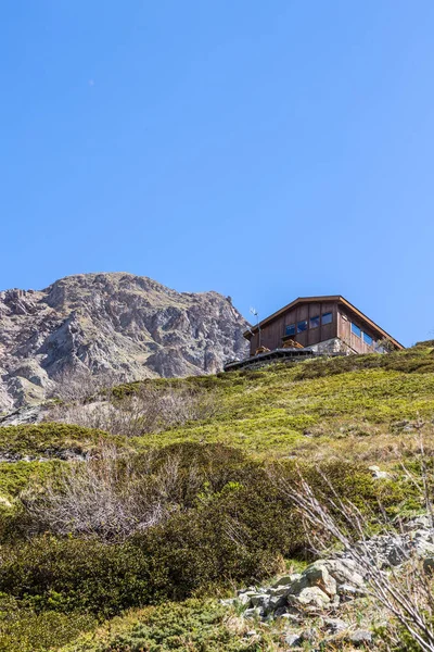 stock image Refuge de Chabourneou, on the slopes of the Massif des Ecrins in the Valgaudemar Valley