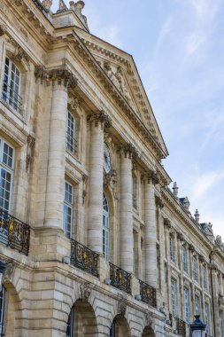 Bourse Meydanı çevresindeki binalar