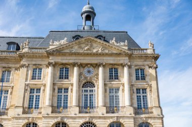 Bourse Meydanı çevresindeki binalar