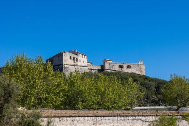 Antibes Fort Carre, sahil yolundan.