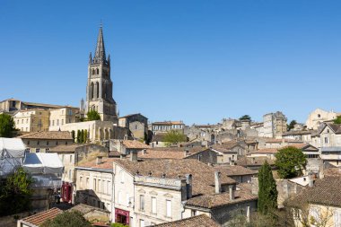 Saint-Emilion Kilisesi 'nin çan kulesi.
