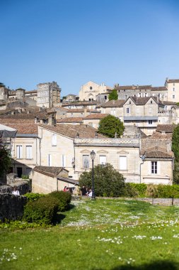 Saint-Emilion 'daki Cordeliers Manastırı' nın cephesi