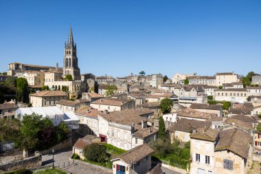 Saint-Emilion 'un Tour du Roy' un tepesinden görünüşü