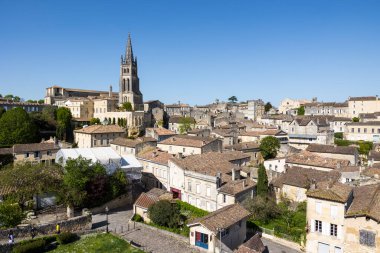 Saint-Emilion 'un Tour du Roy' un tepesinden görünüşü