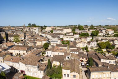 Saint-Emilion 'un Tour du Roy' un tepesinden görünüşü