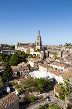 Saint-Emilion 'un Tour du Roy' un tepesinden görünüşü