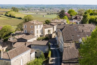 Saint-Emilion 'un Tour du Roy' un tepesinden görünüşü