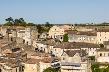 Saint-Emilion 'un Tour du Roy' un tepesinden görünüşü