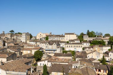 Saint-Emilion şehrinin manzarası