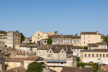 Saint-Emilion şehrinin manzarası