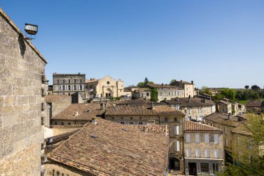 Place du Clocher 'dan Saint-Emilion şehri manzarası
