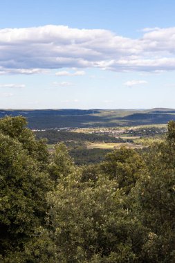 Les Matelles 'deki Bois de Leque' den denize Languedoc ovasına bakın.