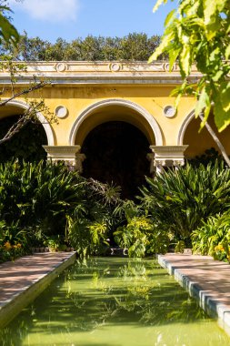 Villa Emiri de Rothschild 'in İspanyol bahçesi.