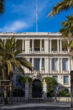 Sardunya Kralları Sarayı 'nın cephesi, şimdi de ilçe sarayı.