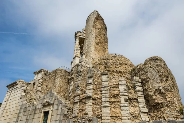 La Turbie 'deki Augustus Ganimeti (veya Tropaeum Alpium) kalıntıları