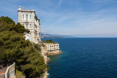 Akdeniz manzaralı Monako Oşinografi Müzesi