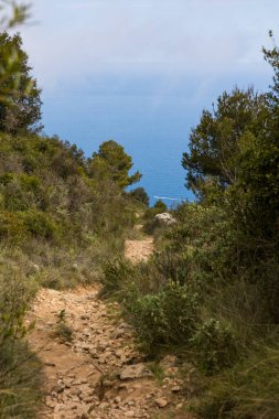 Akdeniz manzaralı Mont Bastide 'den Eze' ye yürüyüş yolu