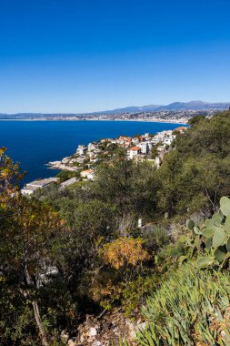 Mont Boron 'dan Cap de Nice ve Baie des Anges manzarası