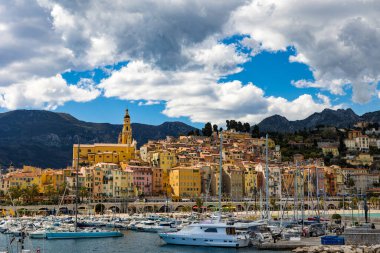 Quai Napolyon III 'ten Başmelek Menton Bazilikası Aziz Michael.