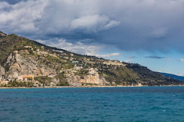 Menton Eski Limanı 'ndan İtalya sınırı