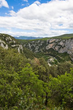 Saint-Micisse Haçı yakınlarındaki Mont Agones 'den Herault Gorges.