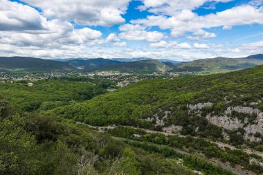 Güney Cevennes Dağları, Ganj ve Sümer çevresi, Herault Vadisi 'nin kayalıklarından
