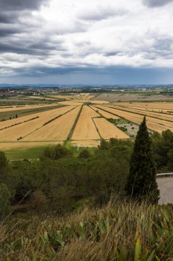 Enserune Hill 'den Montady' nin kuru gölü.