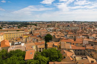 Beziers 'in tarihi merkezi Saint-Nazaire Katedrali' nin çan kulesinden.