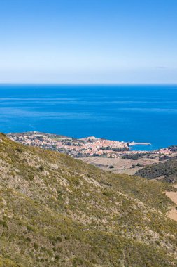 Alberes Dağları 'ndan Collioure manzarası