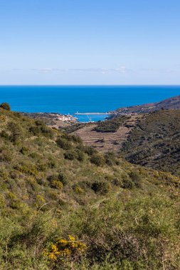 Port-Vendres ve Vermeille sahillerinin iç kesimlerinden görüntüsü