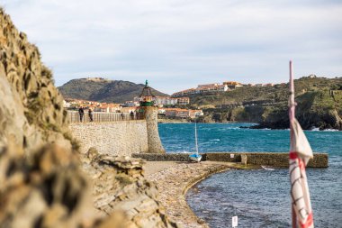 Vermeille Sahili 'nin önündeki Collioure deniz feneri
