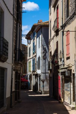 Agde 'nin eski merkezinde bir sokak.