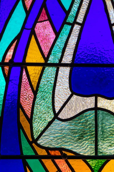 Agde 'deki Chateau Laurens' ın sanat yenilikçi tarzında renkli bir vitrinin ayrıntıları.