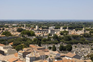 Luma kulesinin tepesinden Arles 'in eski merkezinin görüntüsü