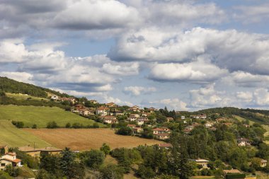 Hameau des Fontaines, Beaujolais 'in yamaçlarında, Oingt köyünden.