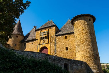 Jarnioux Kalesi, Beaujolais 'de 13. yüzyıldan kalma bir kale.