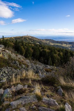 Cret de la Botte, Pilat Meclisi 'nde, askeri tesisleri zirvede.