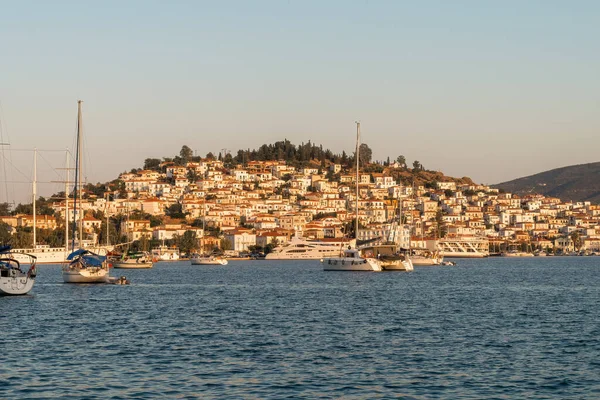 Île Poros Grèce Avec Les Maisons Traditionnelles Une Destination Touristique — Photo