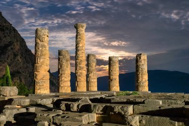 Yunanistan Delphi oracle, Apollon Tapınağı.