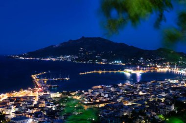 Yunanistan 'daki Zakynthos adasında mavi saat. Bochali köyünden görüntü.